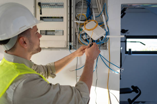  Bigfoot, TX Electrician Pros